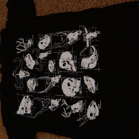 Bones tee - Picture 4 of 4